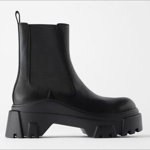 *NEW*  ZARA Women's Leather Ankle Boot - Chunky Heel